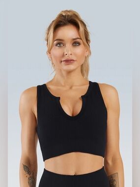 OQQ Seamless Ribbed Sports Bra Crop Top